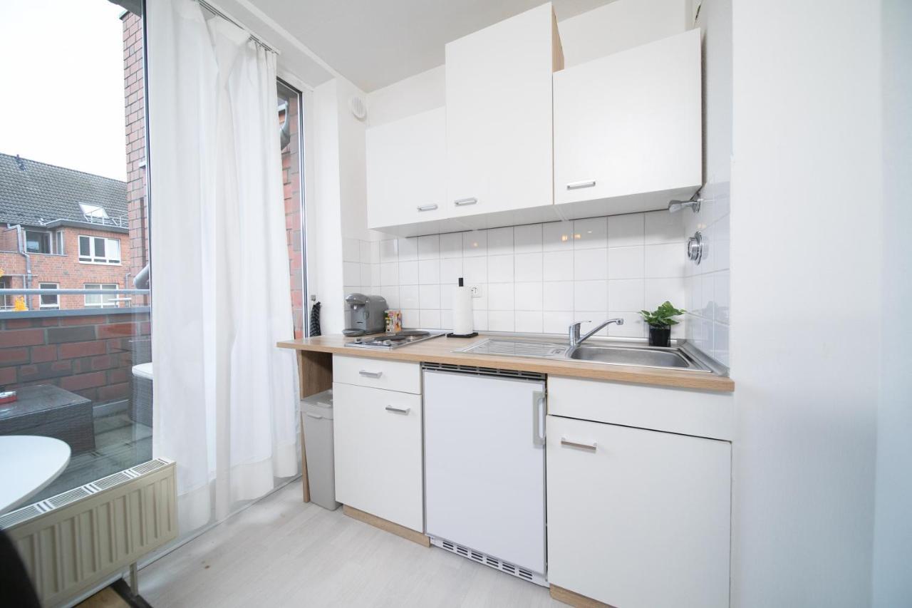 Studio Shiny - Zentral Mit Balkon - Messe - Kueche Нойс Екстериор снимка